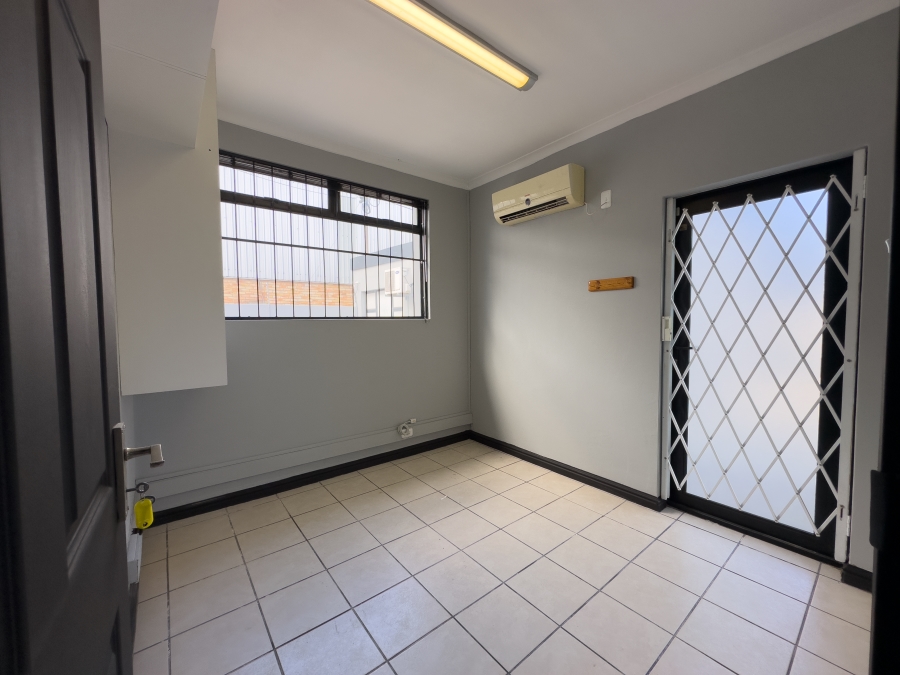 To Let commercial Property for Rent in Newton Park Eastern Cape